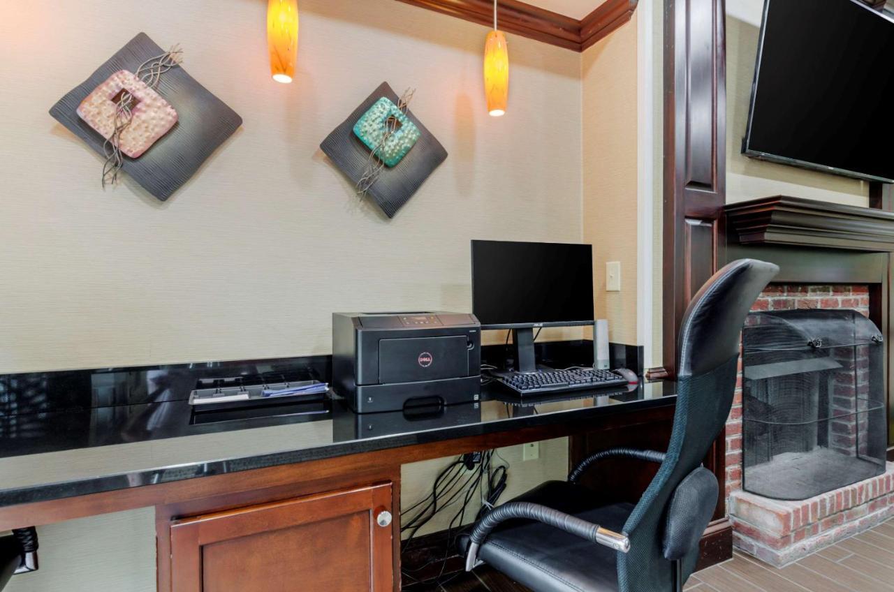 Comfort Inn & Suites Hillsville I-77 Экстерьер фото