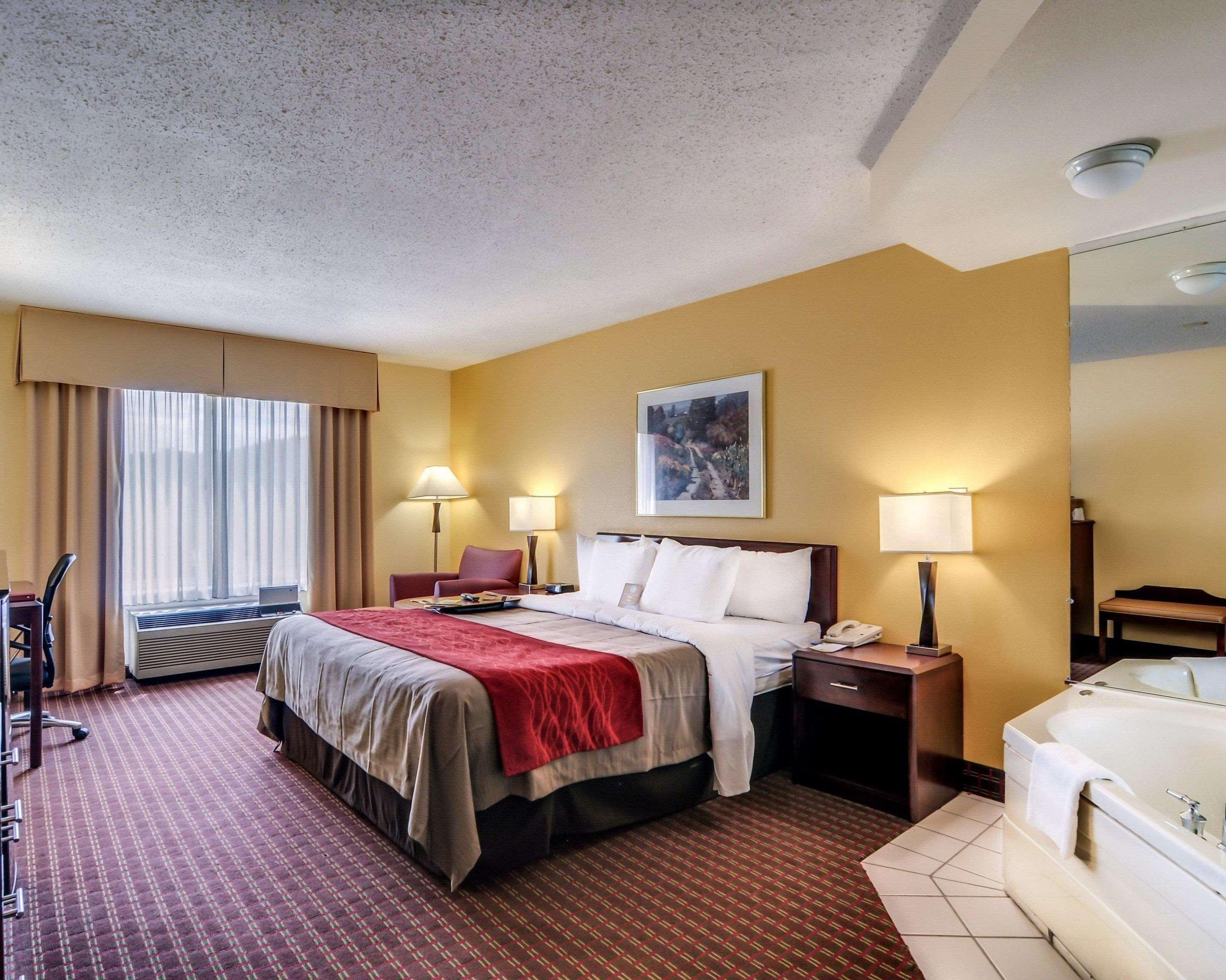 Comfort Inn & Suites Hillsville I-77 Экстерьер фото