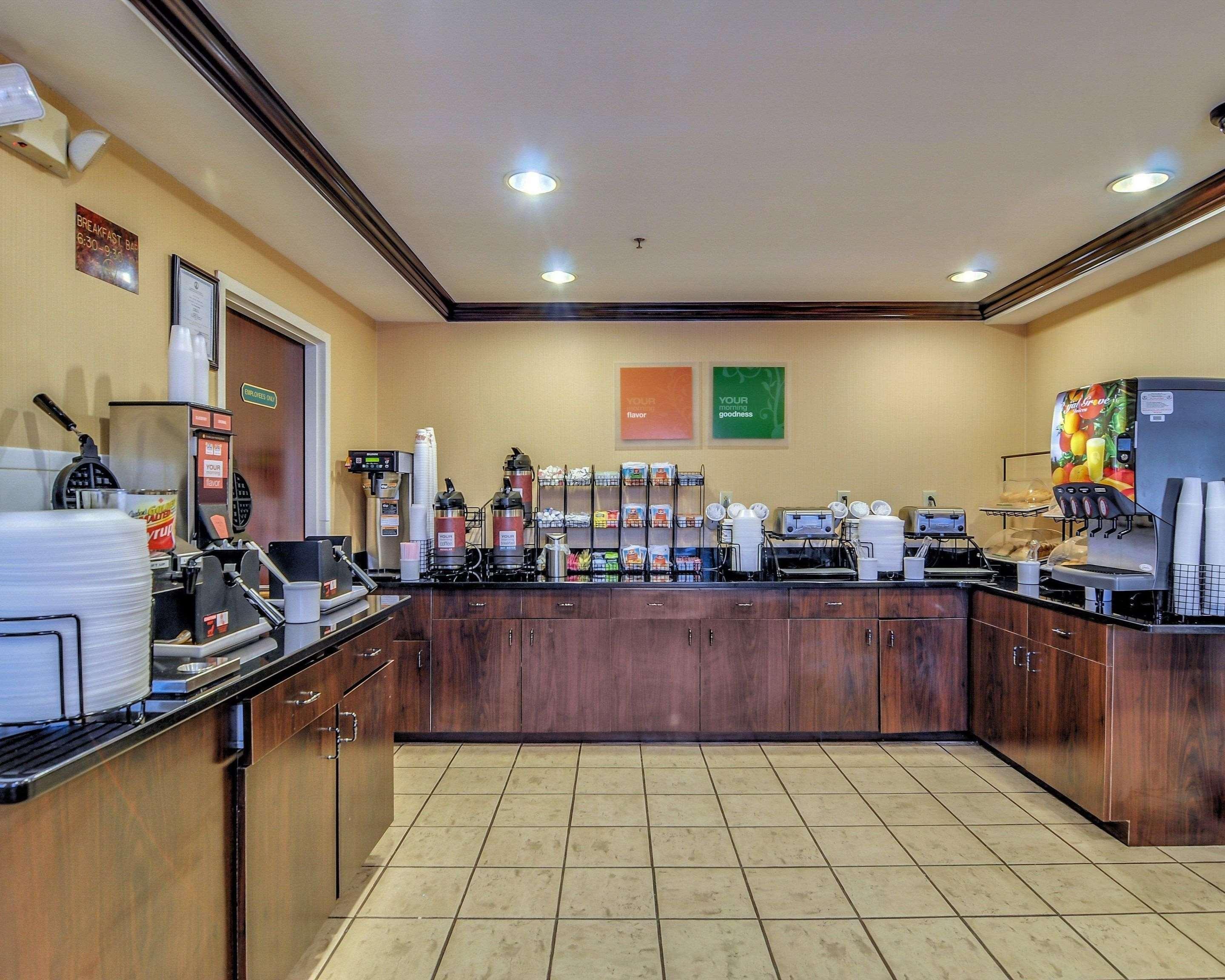 Comfort Inn & Suites Hillsville I-77 Экстерьер фото
